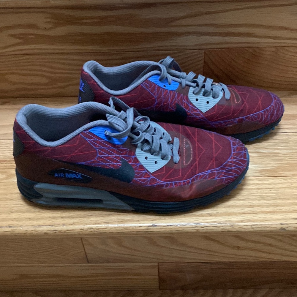 Nike AirMax Sneakers